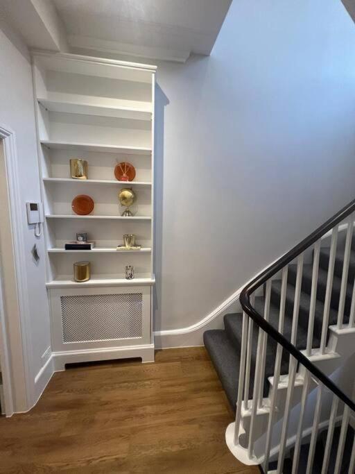 דירות לונדון Flat In The Heart Of Holland Park מראה חיצוני תמונה